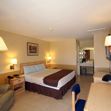 Edinburg Executive Inn Dış mekan fotoğraf