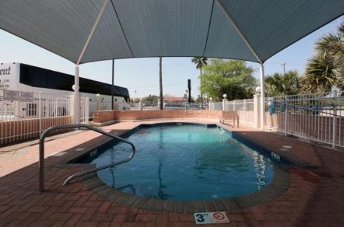 Edinburg Executive Inn Dış mekan fotoğraf