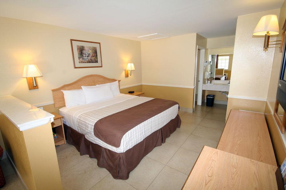 Edinburg Executive Inn Dış mekan fotoğraf