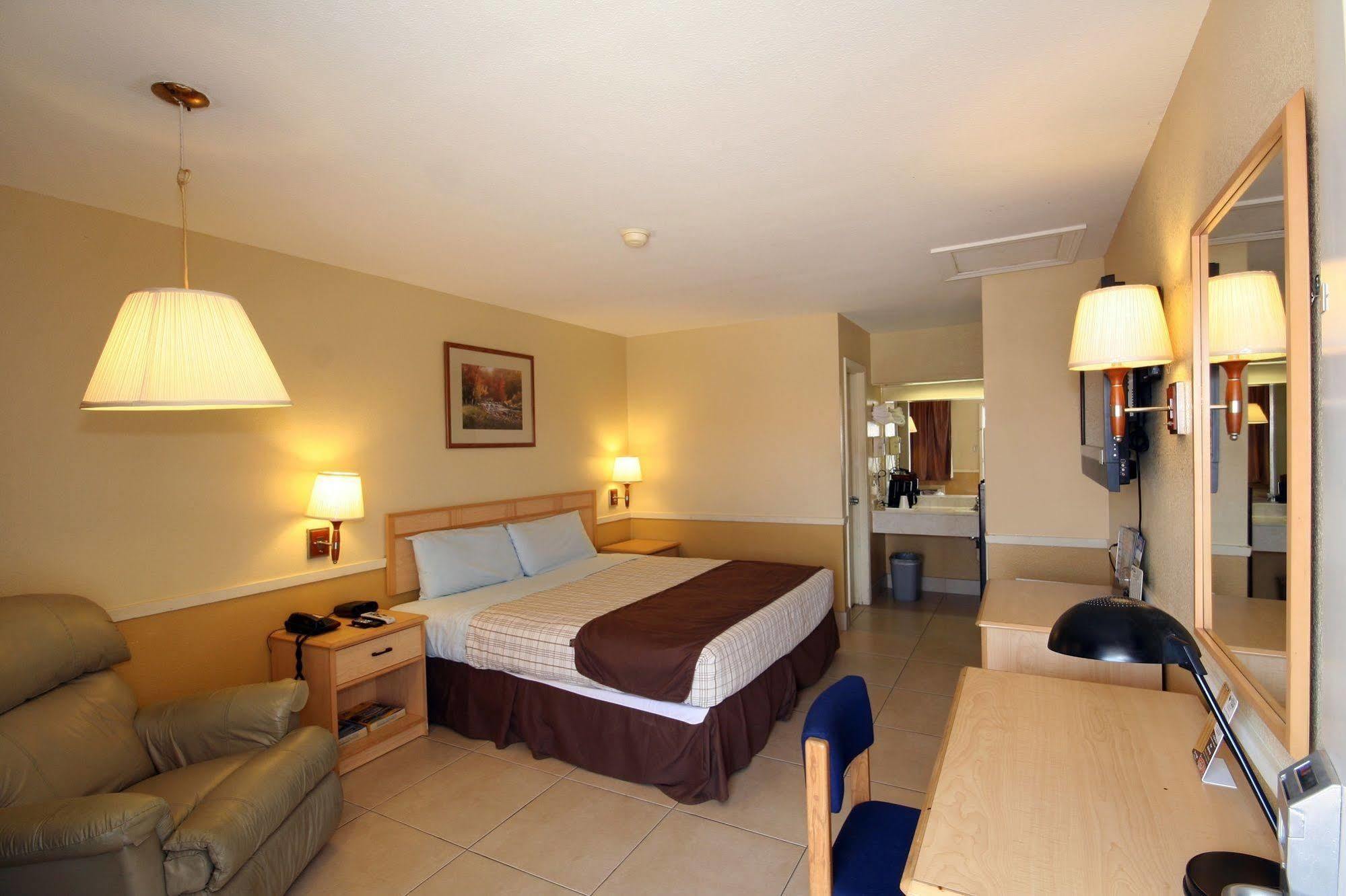 Edinburg Executive Inn Dış mekan fotoğraf