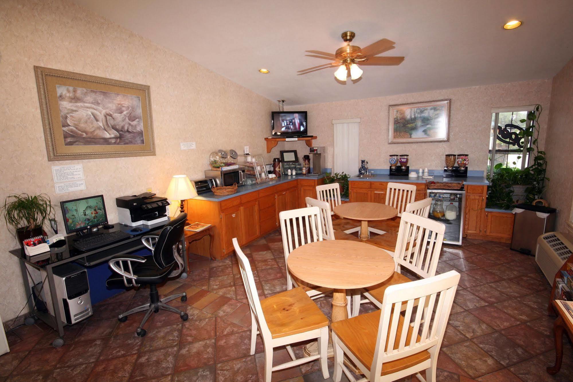 Edinburg Executive Inn Dış mekan fotoğraf